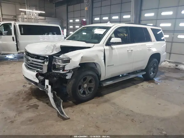 1GNSKBKC5GR266679 2016 CHEVROLET TAHOE - Image 2