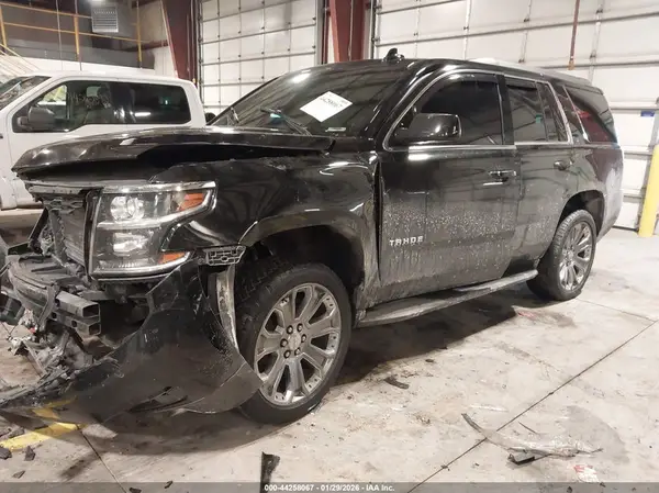 1GNSKBKC5HR240052 2017 CHEVROLET TAHOE - Image 2