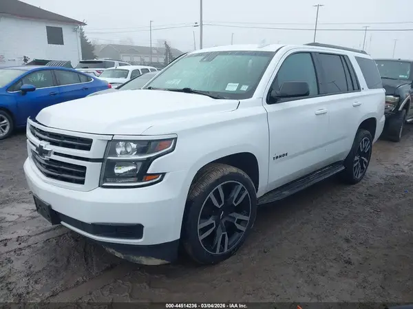 1GNSKBKC5JR389633 2018 CHEVROLET TAHOE - Image 2