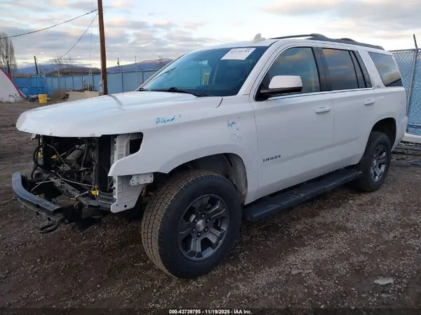 1GNSKBKC6HR167743 2017 CHEVROLET TAHOE - Image 2
