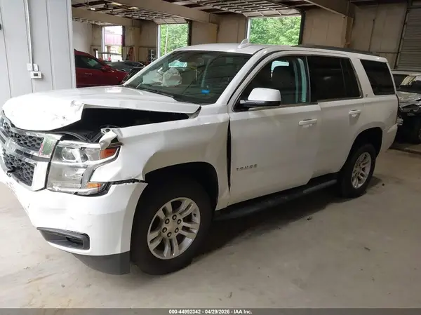 1GNSKBKC6HR298428 2017 CHEVROLET TAHOE - Image 2