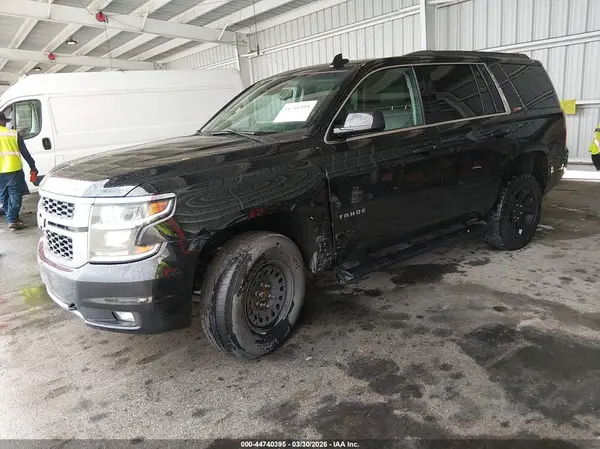 1GNSKBKC6HR323585 2017 CHEVROLET TAHOE - Image 2