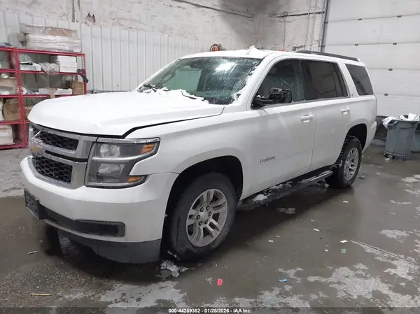 1GNSKBKC6JR246299 2018 CHEVROLET TAHOE - Image 2