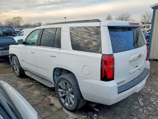 1GNSKBKC6KR133647 2019 CHEVROLET TAHOE - Image 2