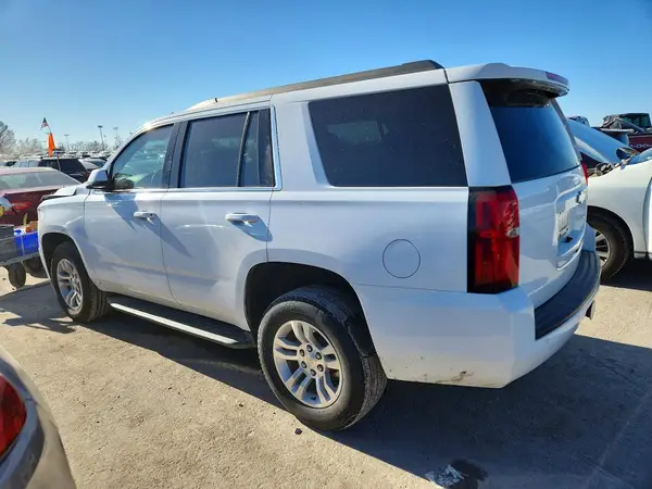 1GNSKBKC7JR113258 2018 CHEVROLET TAHOE - Image 2