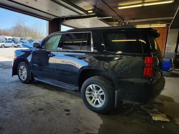 1GNSKBKC7JR118427 2018 CHEVROLET TAHOE - Image 2