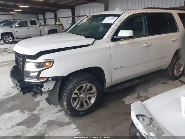 1GNSKBKC8HR240305 2017 CHEVROLET TAHOE - Image 2