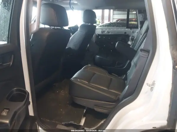 1GNSKBKC8HR240305 2017 CHEVROLET TAHOE - Image 8