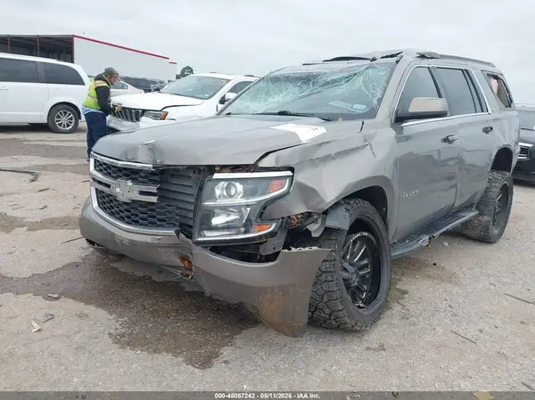 1GNSKBKC8JR325814 2018 CHEVROLET TAHOE - Image 2