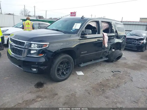 1GNSKBKC8KR303393 2019 CHEVROLET TAHOE - Image 2