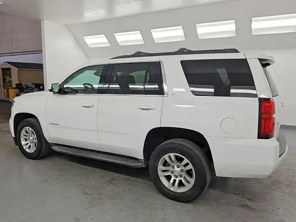 1GNSKBKC9LR242136 2020 CHEVROLET TAHOE - Image 2