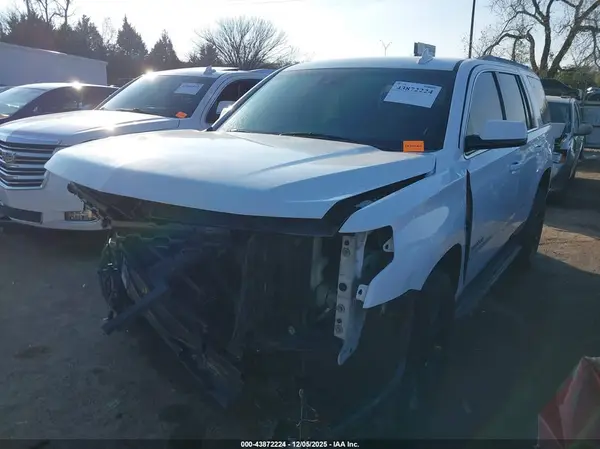 1GNSKBKCXHR125561 2017 CHEVROLET TAHOE - Image 2