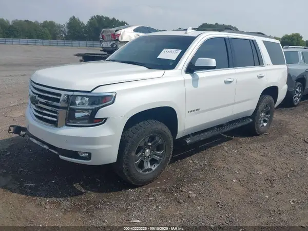 1GNSKBKCXHR385510 2017 CHEVROLET TAHOE - Image 2