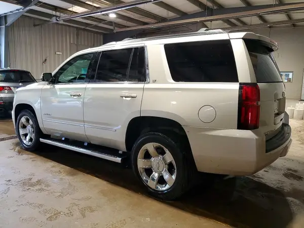 1GNSKBKCXHR399598 2017 CHEVROLET TAHOE - Image 2