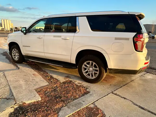 1GNSKBKD9PR180154 2023 CHEVROLET SUBURBAN - Image 2