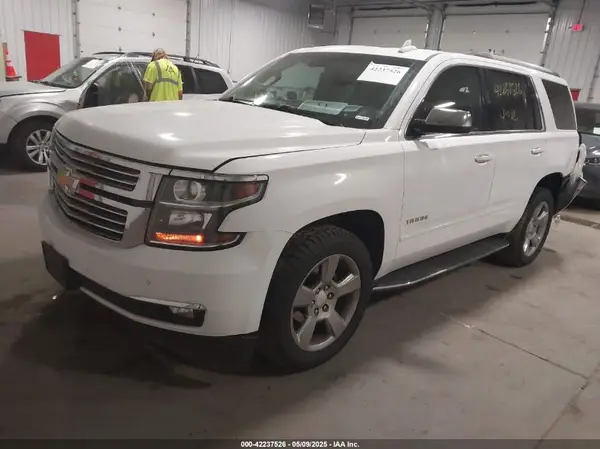 1GNSKCKC1JR249293 2018 CHEVROLET TAHOE - Image 2