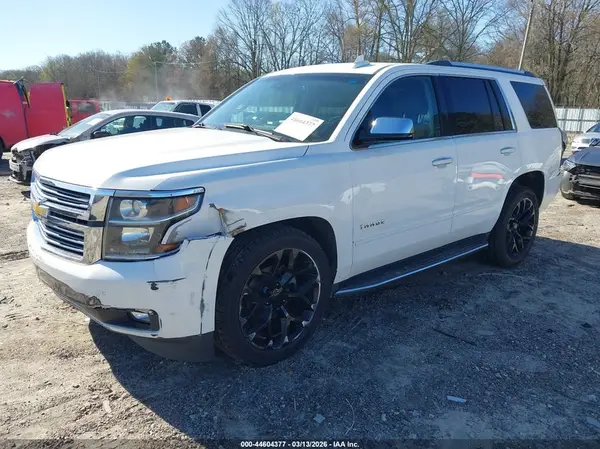1GNSKCKC1JR250752 2018 CHEVROLET TAHOE - Image 2