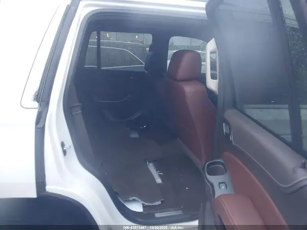 1GNSKCKC7HR289789 2017 CHEVROLET TAHOE - Image 8