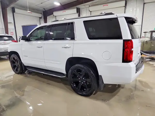 1GNSKCKC8HR151257 2017 CHEVROLET TAHOE - Image 2