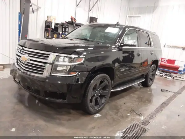 1GNSKCKC8HR156040 2017 CHEVROLET TAHOE - Image 2