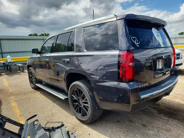 1GNSKCKCXHR401842 2017 CHEVROLET TAHOE - Image 2