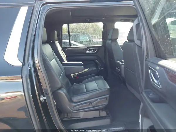 1GNSKCKD1NR285046 2022 CHEVROLET SUBURBAN - Image 8