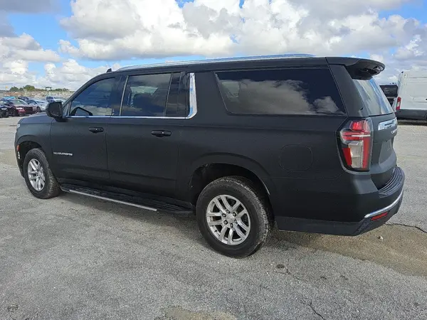 1GNSKCKD5MR215807 2021 CHEVROLET SUBURBAN - Image 2