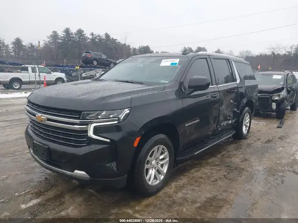 1GNSKCKD7NR162917 2022 CHEVROLET SUBURBAN - Image 2