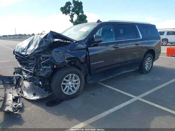 1GNSKCKD9NR164135 2022 CHEVROLET SUBURBAN - Image 2