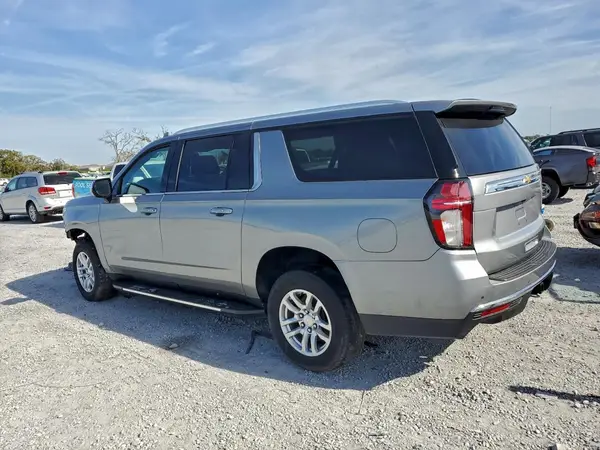 1GNSKCKD9NR243742 2022 CHEVROLET SUBURBAN - Image 2