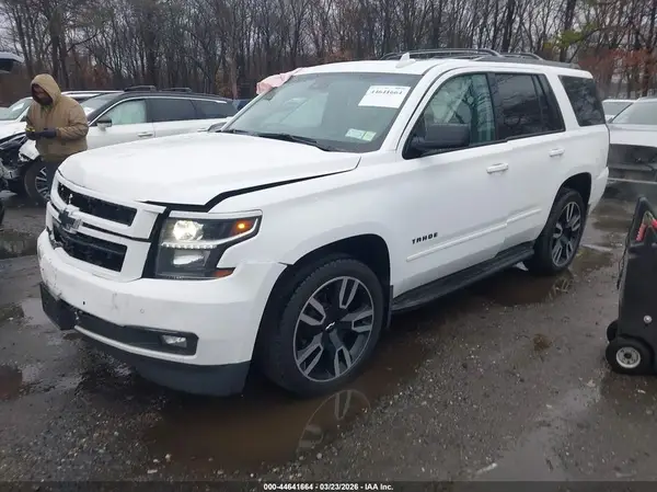 1GNSKCKJ0JR281084 2018 CHEVROLET TAHOE - Image 2