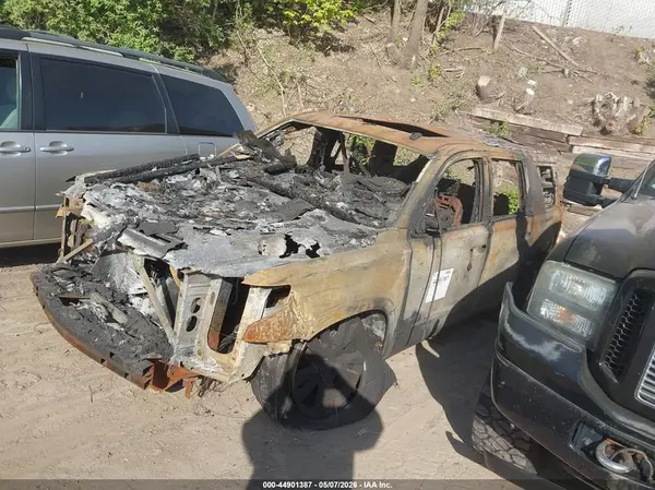 1GNSKCKJ0JR321373 2018 CHEVROLET TAHOE - Image 2