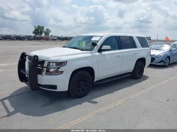 1GNSKDEC1JR242328 2018 CHEVROLET TAHOE - Image 2