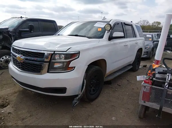 1GNSKDEC2JR330143 2018 CHEVROLET TAHOE - Image 2