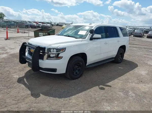 1GNSKDEC7HR192075 2017 CHEVROLET TAHOE - Image 2