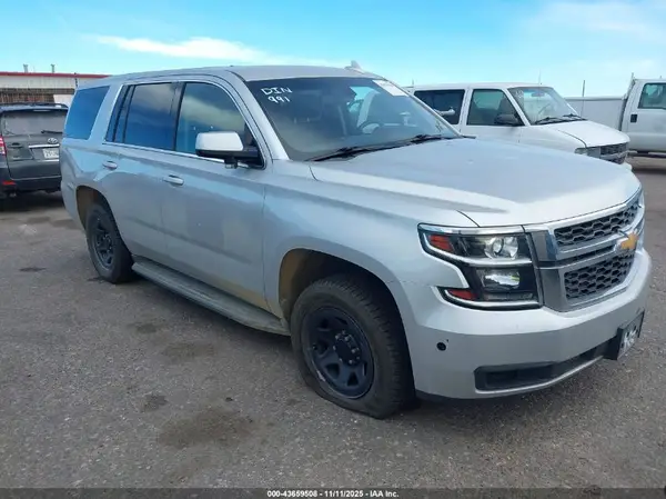 1GNSKDEC7HR262027 2017 CHEVROLET TAHOE - Image 1
