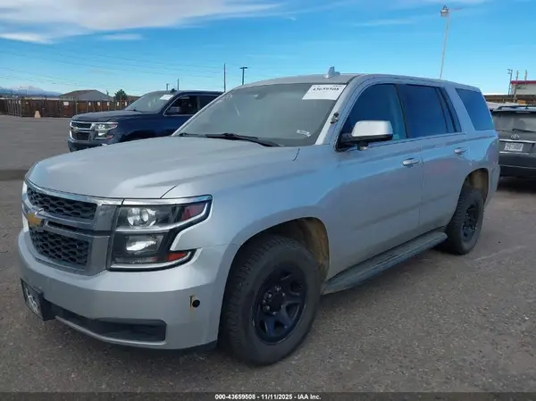 1GNSKDEC7HR262027 2017 CHEVROLET TAHOE - Image 2