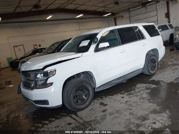 1GNSKDEC7JR240082 2018 CHEVROLET TAHOE - Image 2