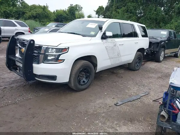 1GNSKDEC9HR317528 2017 CHEVROLET TAHOE - Image 2