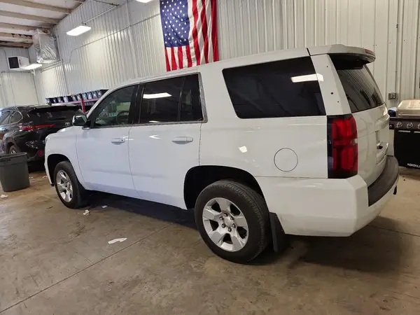 1GNSKDECXHR205191 2017 CHEVROLET TAHOE - Image 2