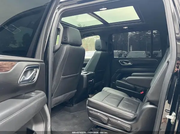 1GNSKDKD3NR147563 2022 CHEVROLET SUBURBAN - Image 8