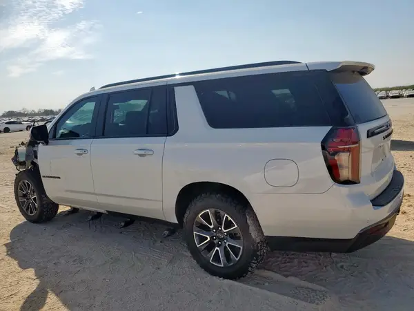 1GNSKDKD4NR322015 2022 CHEVROLET SUBURBAN - Image 2