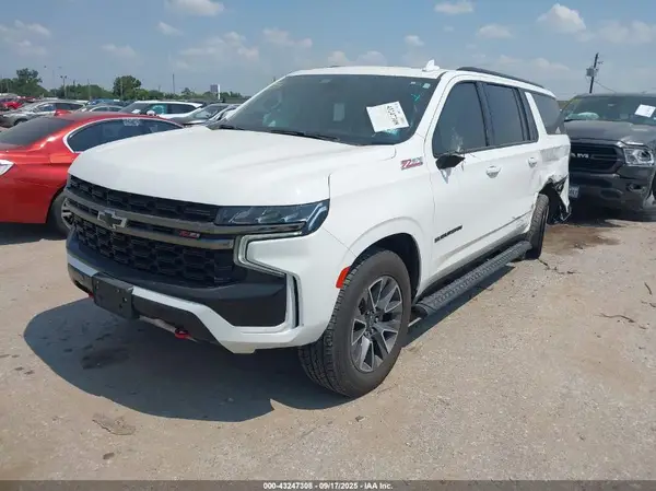 1GNSKDKD7MR160749 2021 CHEVROLET SUBURBAN - Image 2
