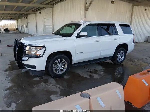 1GNSKEEC5HR319346 2017 CHEVROLET TAHOE - Image 2