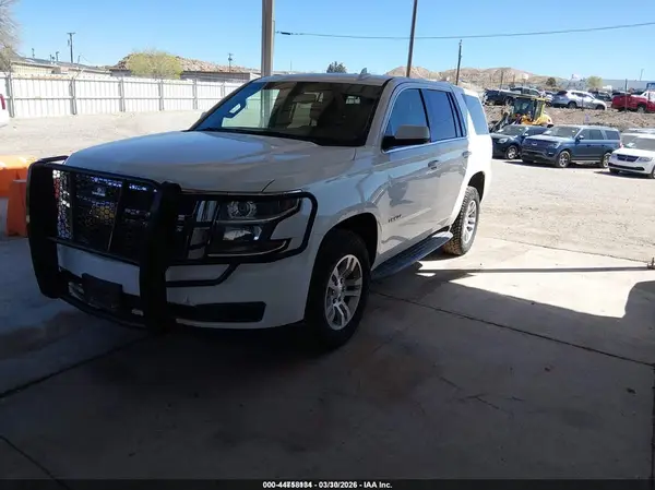 1GNSKEEC5HR321498 2017 CHEVROLET TAHOE - Image 2