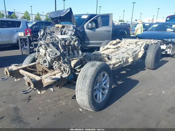 1GNSKEEC7HR264253 2017 CHEVROLET TAHOE - Image 2