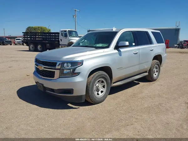 1GNSKEEC7HR318313 2017 CHEVROLET TAHOE - Image 2