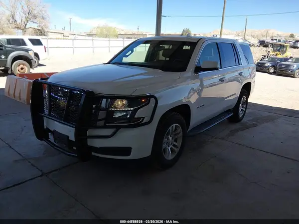 1GNSKEEC8HR320703 2017 CHEVROLET TAHOE - Image 2