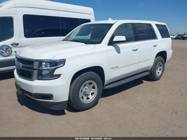 1GNSKEEC8HR321771 2017 CHEVROLET TAHOE - Image 2