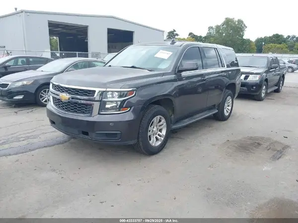 1GNSKFEC6HR214787 2017 CHEVROLET TAHOE - Image 2